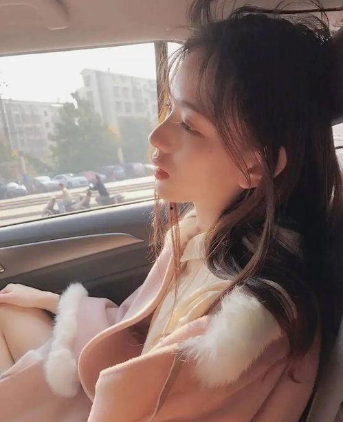 抖音吃瓜女网红,揭秘网络红人的幕后生活与争议”