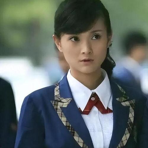 吃瓜网红头像男的,揭秘吃瓜网红男头像背后的魅力