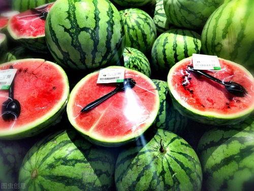 网红丽丽和小伟吃瓜,揭秘娱乐圈幕后故事