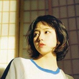 吃瓜网红头像拍照姿势女,女生拍照新潮流