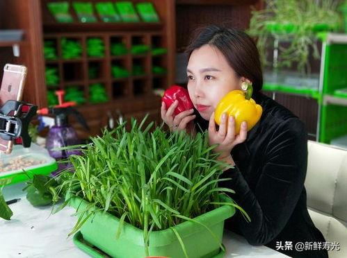 抖音网红两口子吃瓜